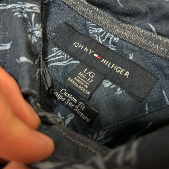 Tommy Hilfiger Hawaiian Sail Boat Shirt Mens Large Grey Custom Fit Button Up - Picture 3 of 5